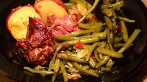 Southern-Style Green Beans, Turkey Necks & Potatoes Recipe | DIY Joy Projects and Crafts Ideas