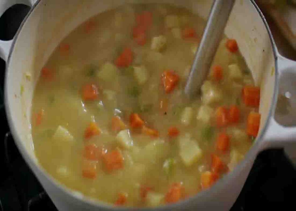 Blending the farmhouse vegetable soup