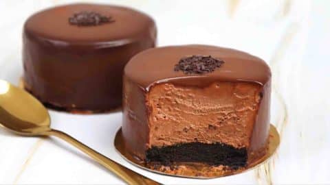 No-Bake Oreo Chocolate Mousse Cake Recipe | DIY Joy Projects and Crafts Ideas
