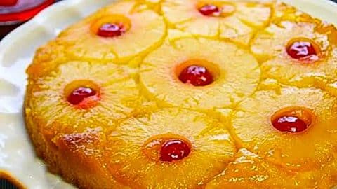 Easy Pineapple Upside Down Cake Recipe | DIY Joy Projects and Crafts Ideas