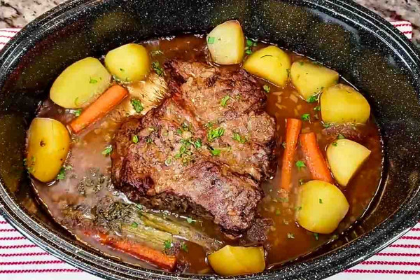 Slow-cooked pot roast and gravy recipe