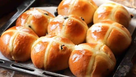 Soft Hot Cross Buns Recipe | DIY Joy Projects and Crafts Ideas