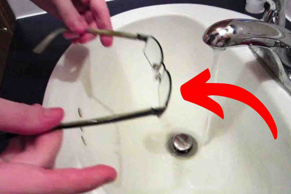The best way to clean your glasses