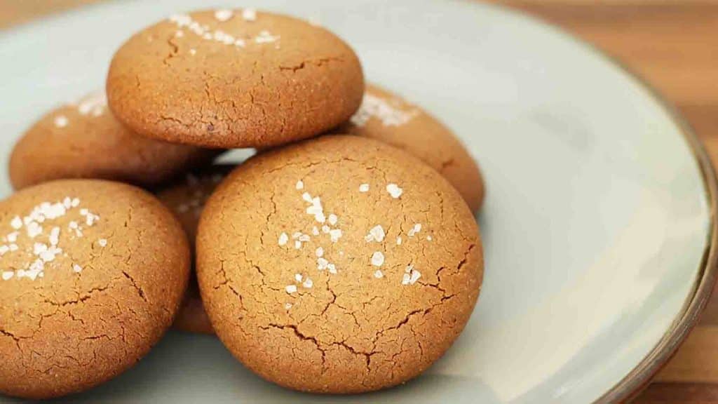 2-ingredient almond butter cookies recipe