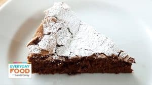 4-Ingredient No-Flour Chocolate Cake