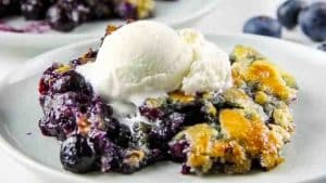 4-Ingredient Pineapple Blueberry Dump Cake