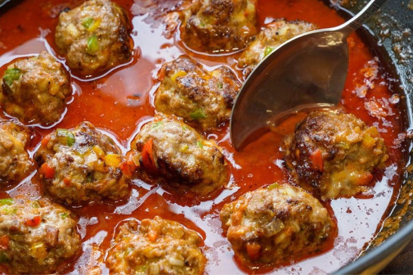 Cheesy Meatballs in Tomato Sauce Recipe