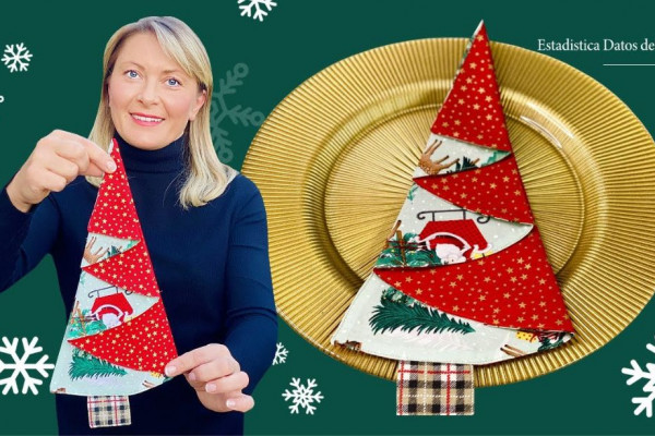 Christmas Tree Napkin Done in 10 Minutes