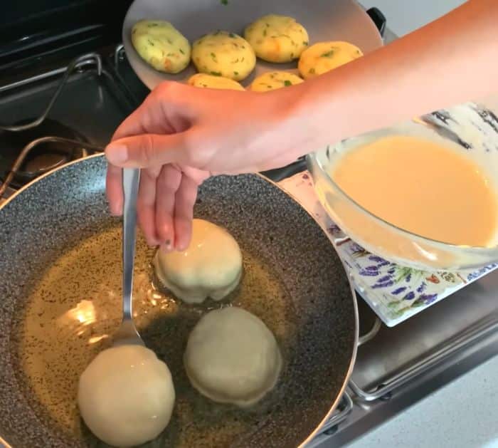 Crispy Pan-Fried Potato Cakes Recipe Instructions