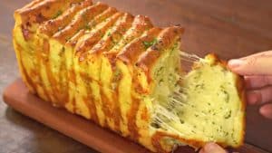 Easy Cream Cheese Garlic Bread Recipe