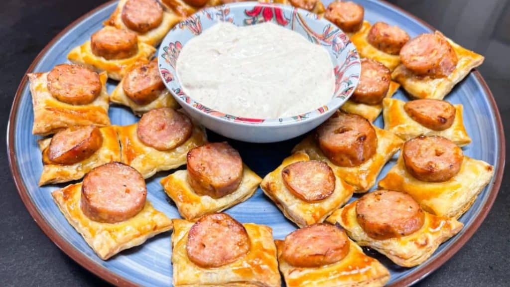 Easy-To-Make Chicken Sausage Puffs With Creamy Dipping Sauce