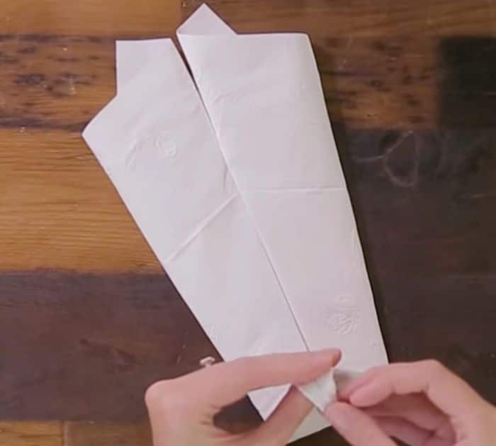 Easy To Make Turkey Napkin Fold