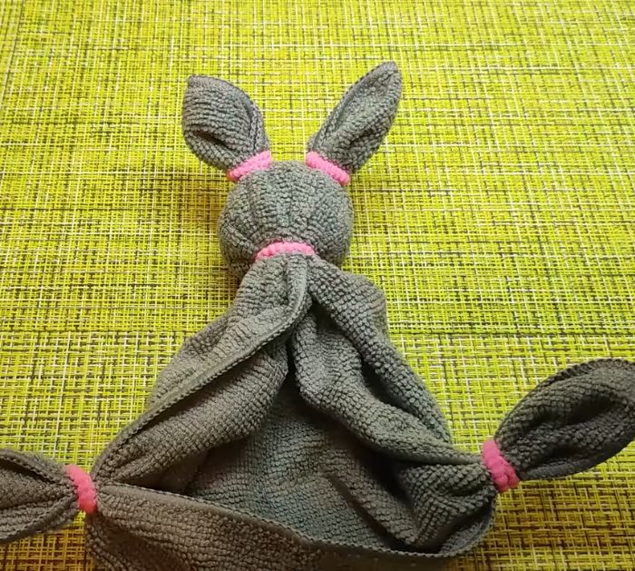 How to Make a Rabbit With a Towel Tutorial