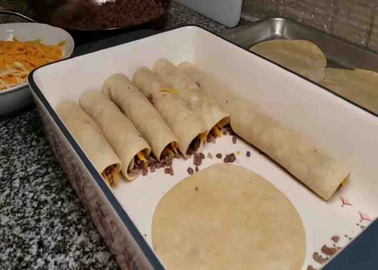 Cheesy Baked Enchiladas Recipe