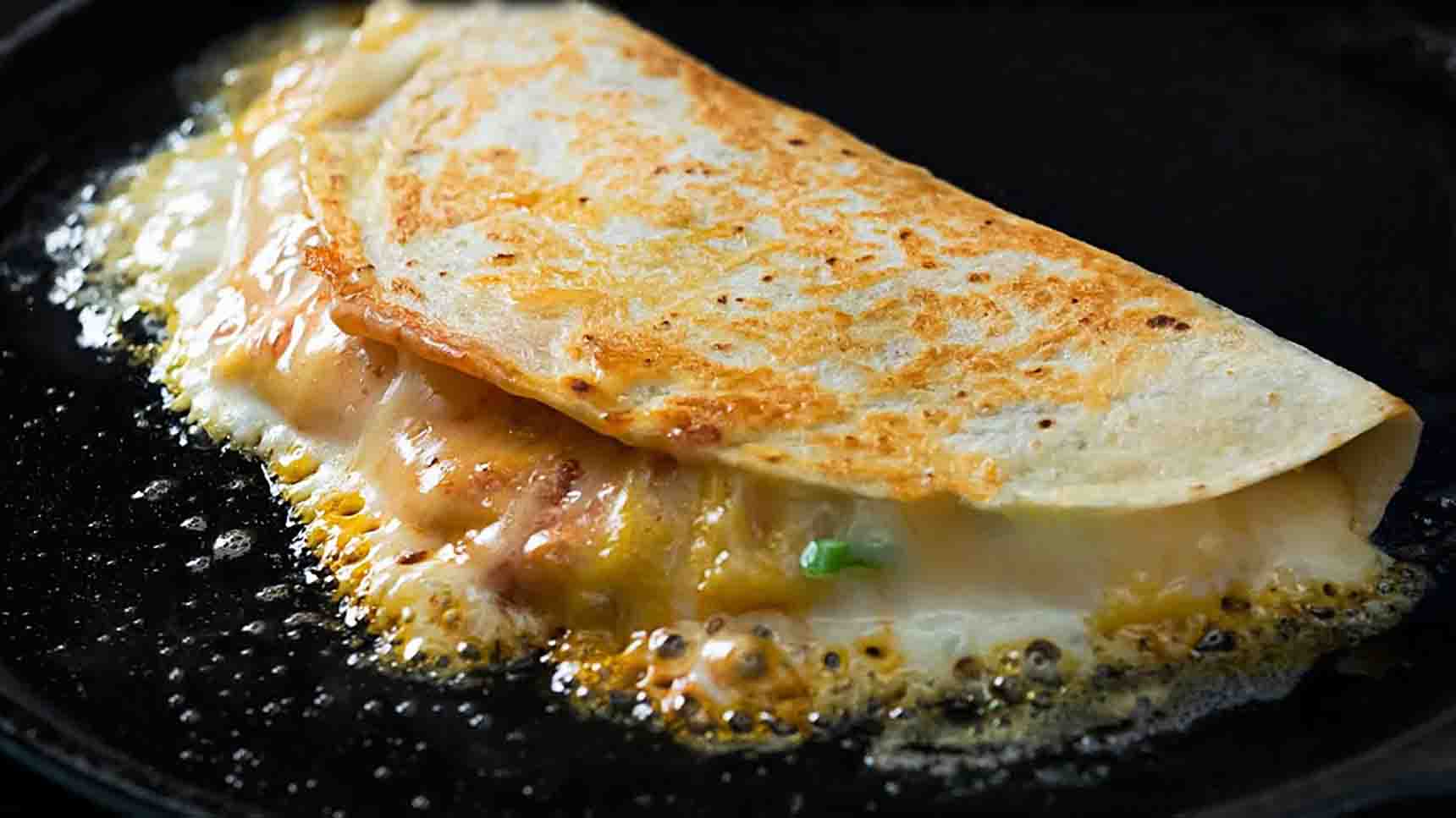 Cheesy Potato Quesadilla Recipe | DIY Joy Projects and Crafts Ideas