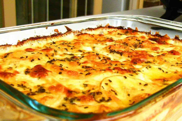 Cheesy scalloped potato casserole recipe