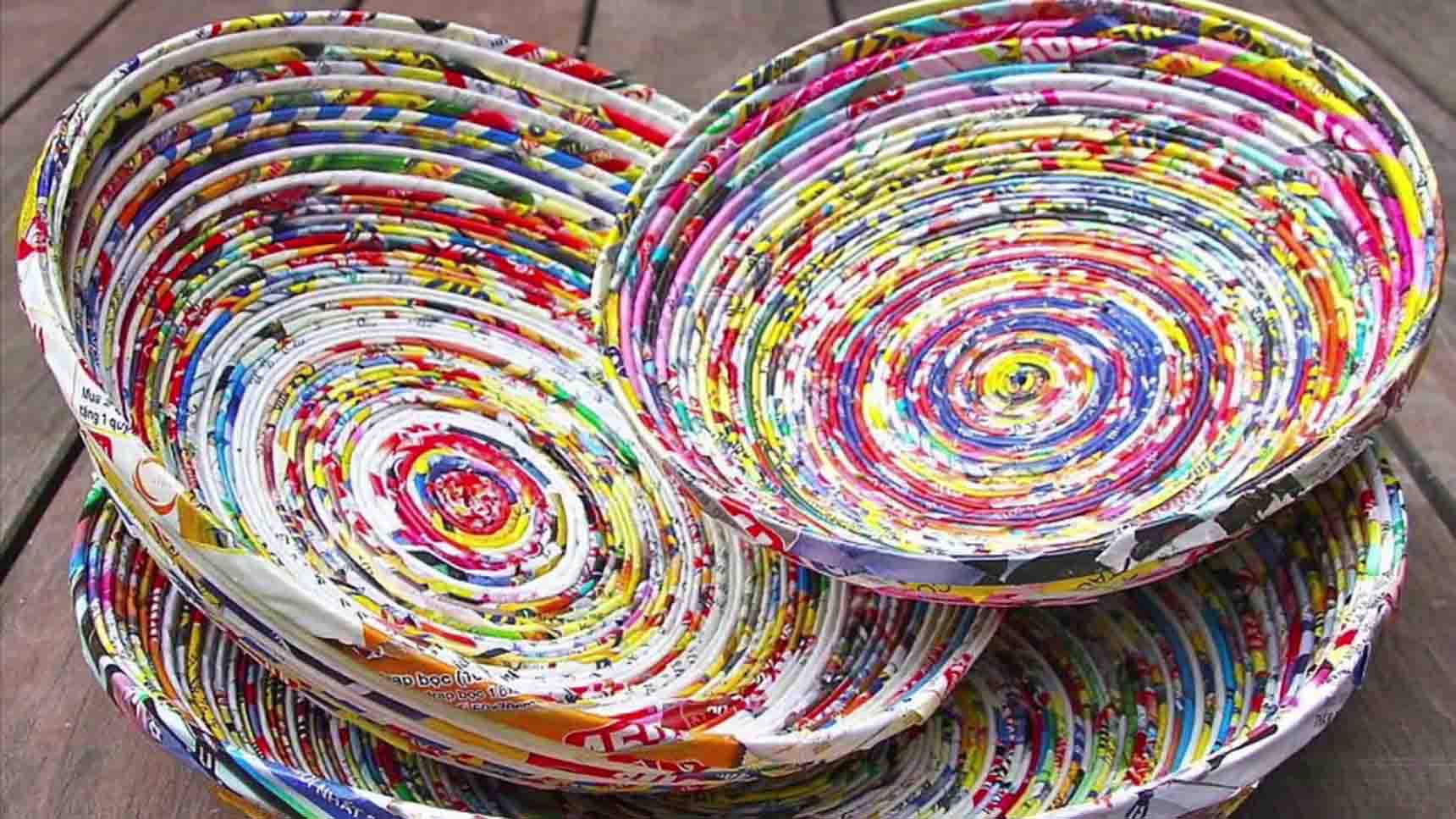 Once Upon a Family: Recycle magazines into paper straws for crafts