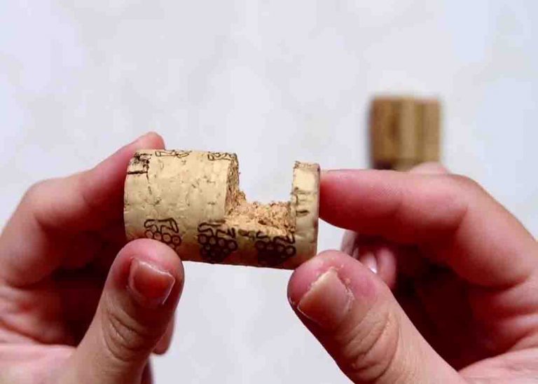 DIY Wine Cork Mobile Holder Tutorial