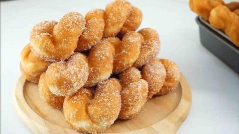 Easy Twisted Doughnuts Recipe | DIY Joy Projects and Crafts Ideas