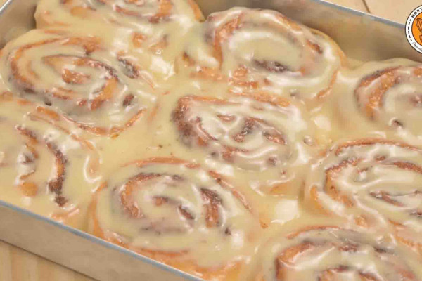 Homemade cinnamon rolls recipe