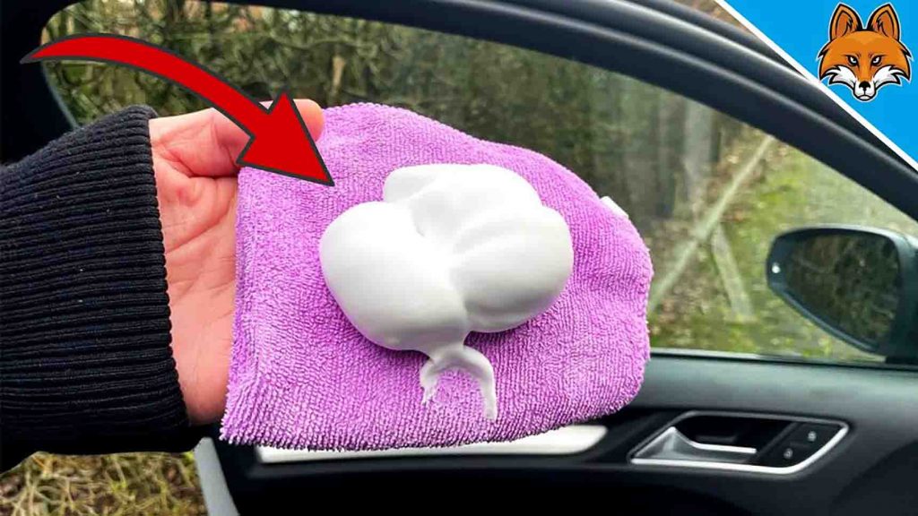 How to make car windows fog-free using shaving cream