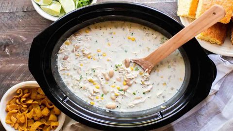Slow Cooker White Chicken Chili Recipe | DIY Joy Projects and Crafts Ideas