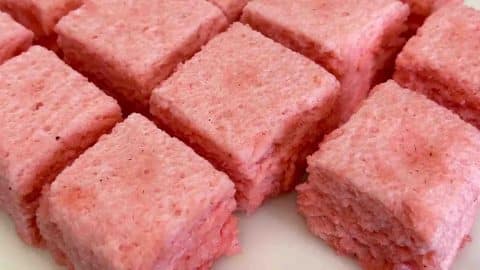 2-Ingredient Strawberry Clouds Recipe | DIY Joy Projects and Crafts Ideas