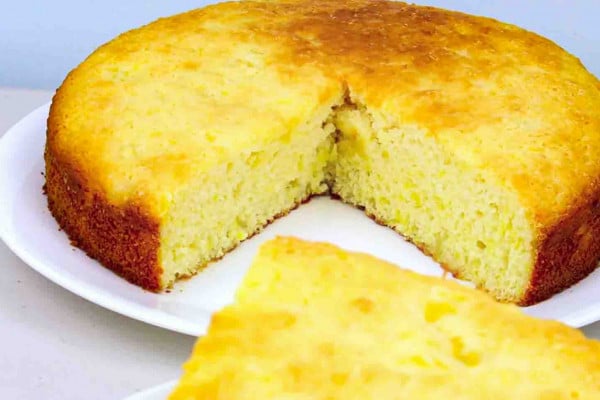 3-ingredient pineapple cake recipe