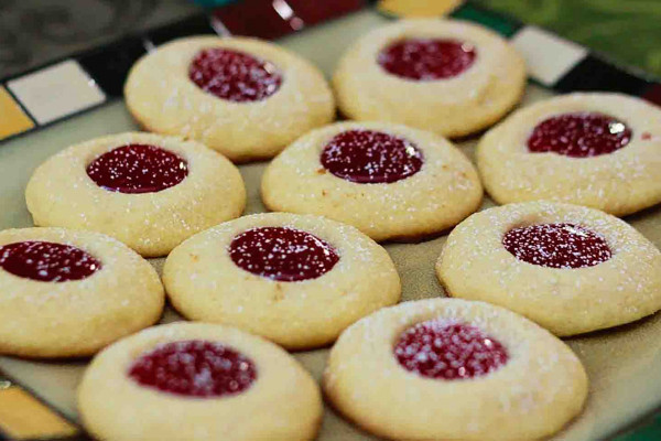 6-ingredient thumbprint cookies recipe