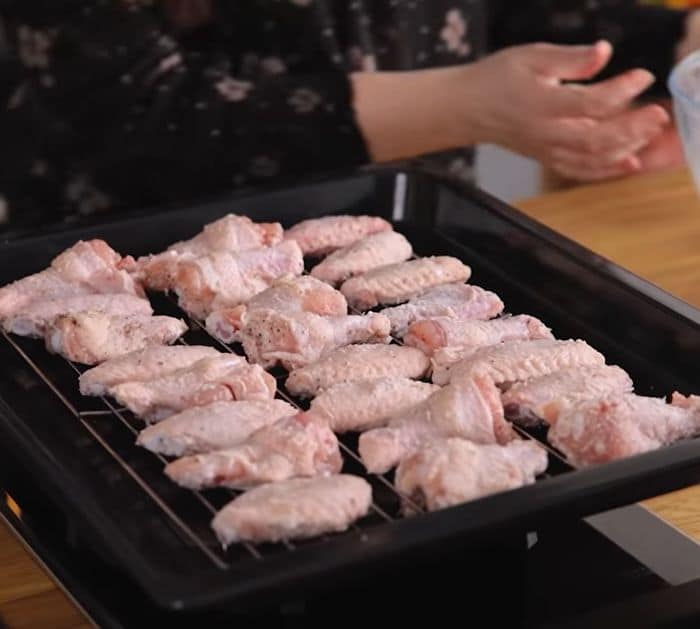 Best Crispy Oven-Baked Chicken Wings Ingredients