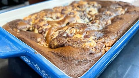 Easy Almond Joy Earthquake Cake Recipe | DIY Joy Projects and Crafts Ideas