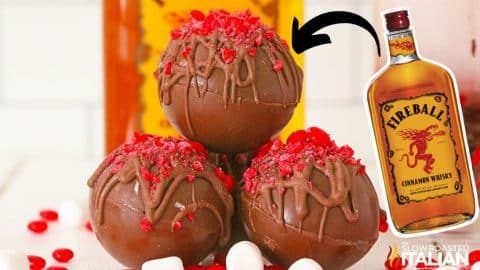 6-Ingredient Fireball Hot Chocolate Bombs | DIY Joy Projects and Crafts Ideas