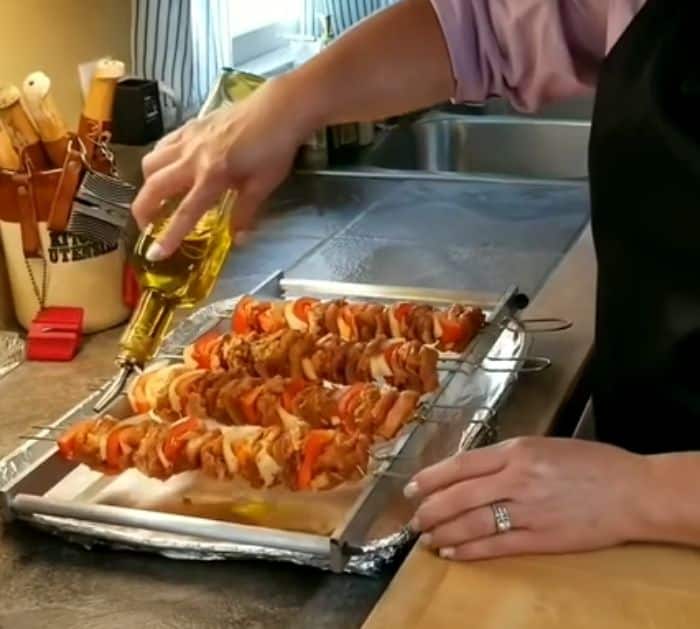 Easy and Delicious Oven-Baked Chicken Kabobs Recipe