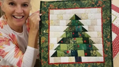 Fastest Last Minute Christmas Patchwork Tree | DIY Joy Projects and Crafts Ideas