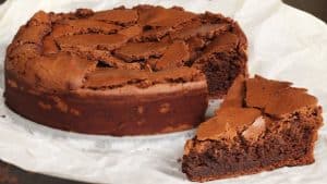 7-Ingredient Gluten-Free Chocolate Crinkle Cake Recipe
