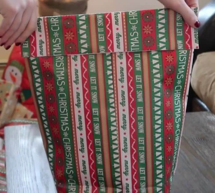 Woman shares genius hack for cutting wrapping paper this Christmas & you  DON'T need scissors