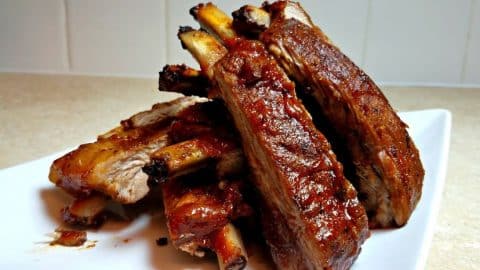 How to Make Smokey and Juicy BBQ Ribs in the Oven | DIY Joy Projects and Crafts Ideas