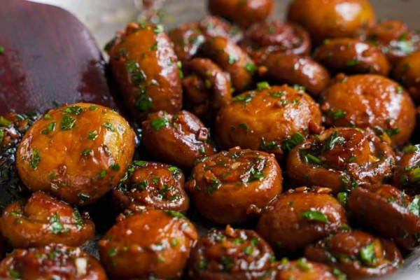 Skillet Garlic Butter Mushroom Recipe