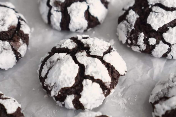 Soft and Fudgy Chocolate Crinkle Cookies