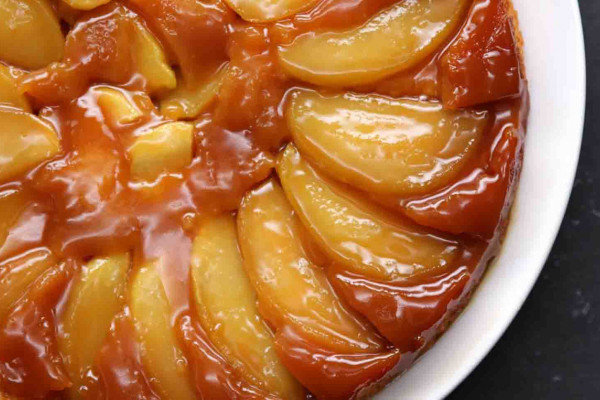 Caramel Apple Upside-Down Cake Recipe