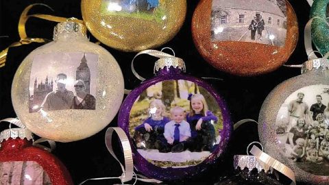 DIY Christmas Photo Ornaments Tutorial | DIY Joy Projects and Crafts Ideas