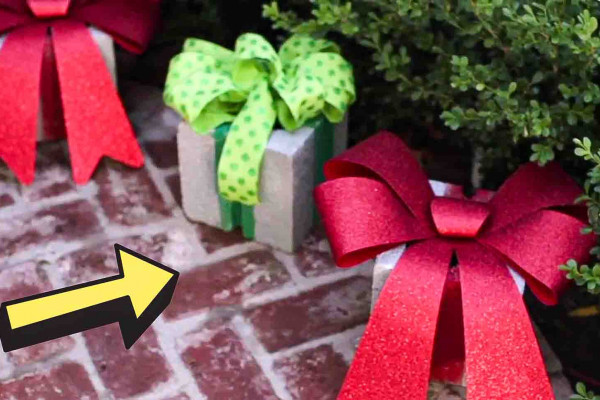 DIY Cinder Block Preset Decor For Christmas
