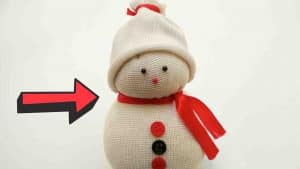 DIY Snowman From Socks Tutorial