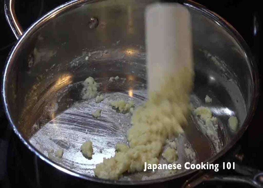 Making the bechamel sauce for the cream stew recipe