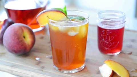 Homemade Sparkling Peach Iced Tea Recipe | DIY Joy Projects and Crafts Ideas