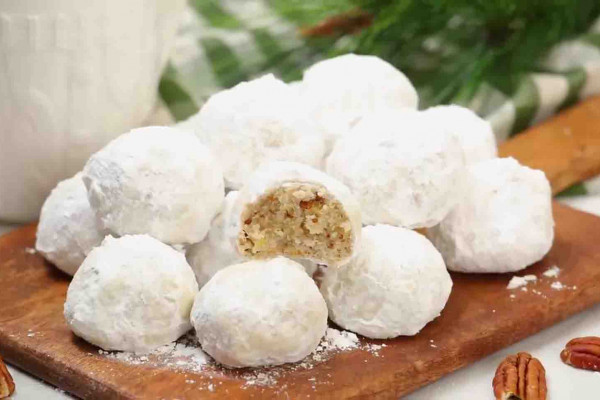 One-bowl holiday snowball cookies recipe