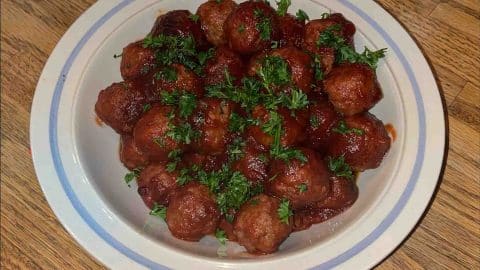 Slow Cooker Cranberry Meatballs Recipe | DIY Joy Projects and Crafts Ideas