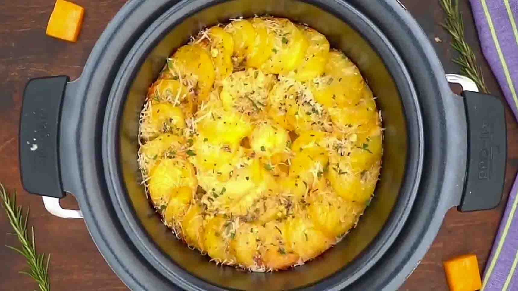 Slow Cooker Scalloped Potatoes Recipe | DIY Joy Projects and Crafts Ideas