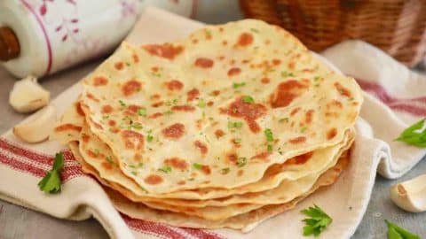 3-Ingredient Flatbread Recipe | DIY Joy Projects and Crafts Ideas