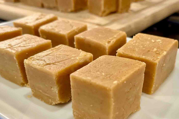 3-Ingredient Peanut Butter Fudge Recipe